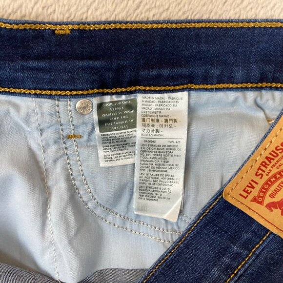 Levis Women's Jeans 33x30 311 Shaping Skinny Dark Wash For Women - Picture 14 of 16